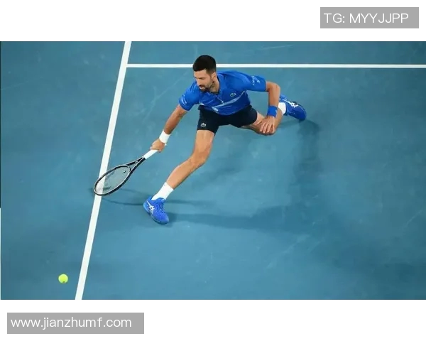 德约科维奇与小孩的精彩对决展现网球的无限魅力与希望