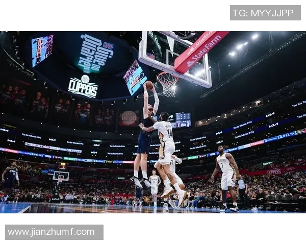 火箭队与小牛队激战12月28日精彩对决展现篮球魅力与团队精神 火箭队与小牛队激战12月28日精彩对决展现篮球魅力与团队精神